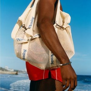 The Pleasing Beach Bag in Blue (Harry Styles)